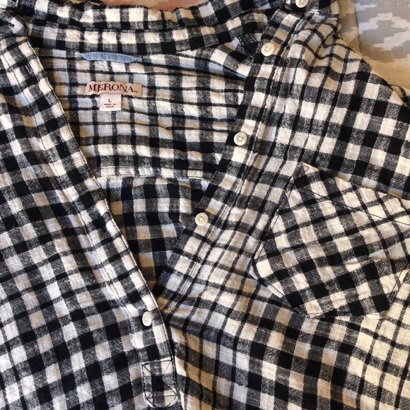 Black and white, half button up tunic. Large. - Picture 4 of 4